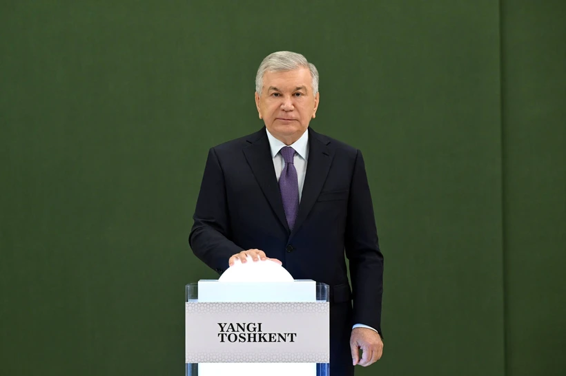 Шавкат Мирзиёев Янги Тошкентда йирик лойиҳаларни ишга туширишда иштирок этди