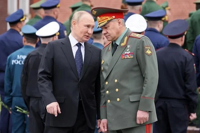 Путин мудофаа вазирини ишдан олишга қарор қилди
