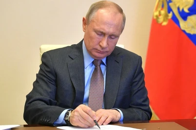 Путин армиядаги хизматчилар сонини қарийб 2,4 миллион кишига оширди