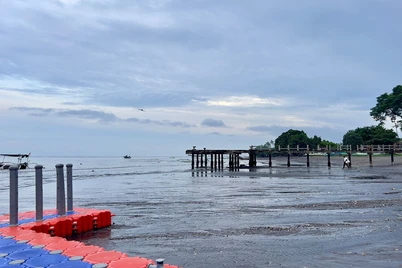 Indoneziyada parom choʻkib ketdi: oʻnlab odamlar bedarak ketdi, qurbonlar bor