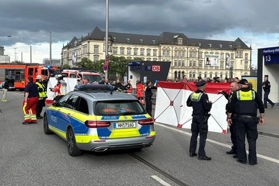 Germaniya 39 yoshli ayol oʻnlab kishilarni pichoqladi