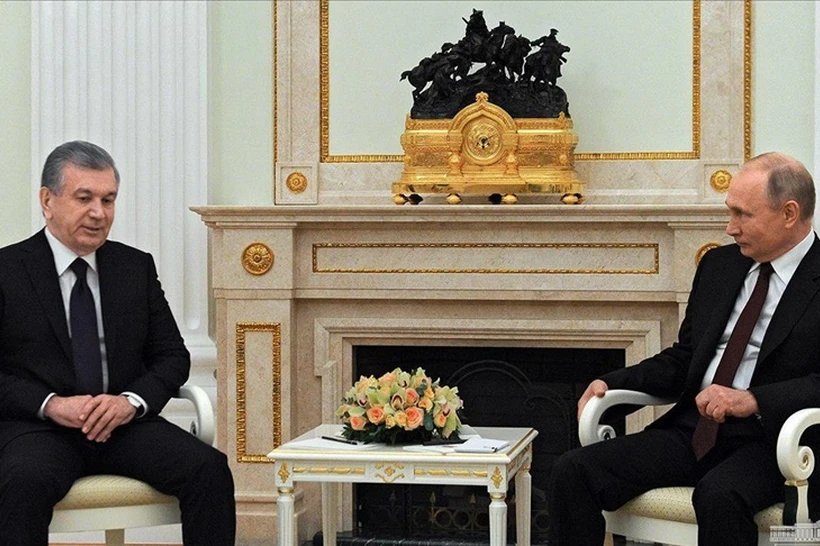 Мирзиёев ва Путин нималарни муҳокама қилгани маълум бўлди