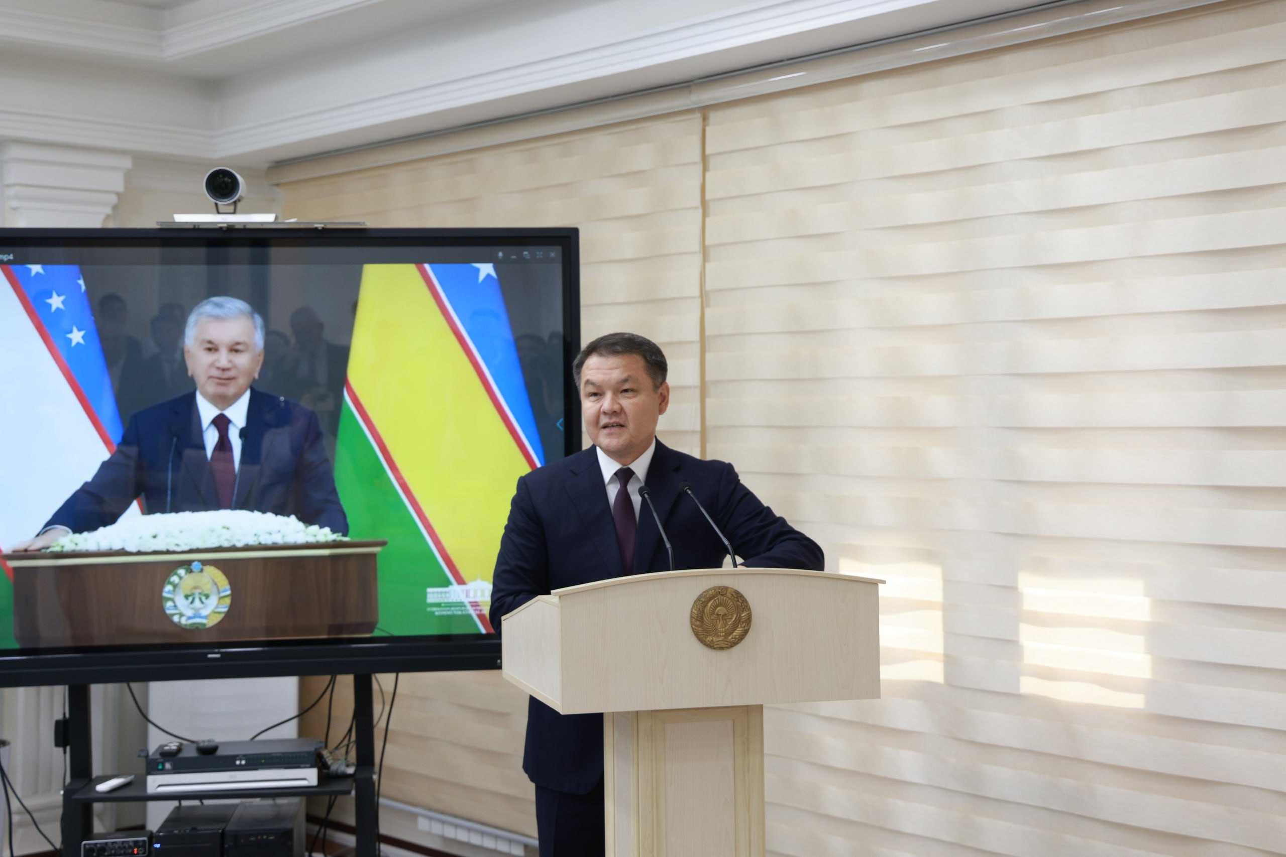 Муҳаммад Алийга Президент совғаси ва миннатдорлик мактуби топширилди